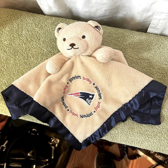 Attention Patriots Fans Baby Fanatic Snuggie Bear 13x13 Blue Satin Lined Lovey - Picture 1 of 3